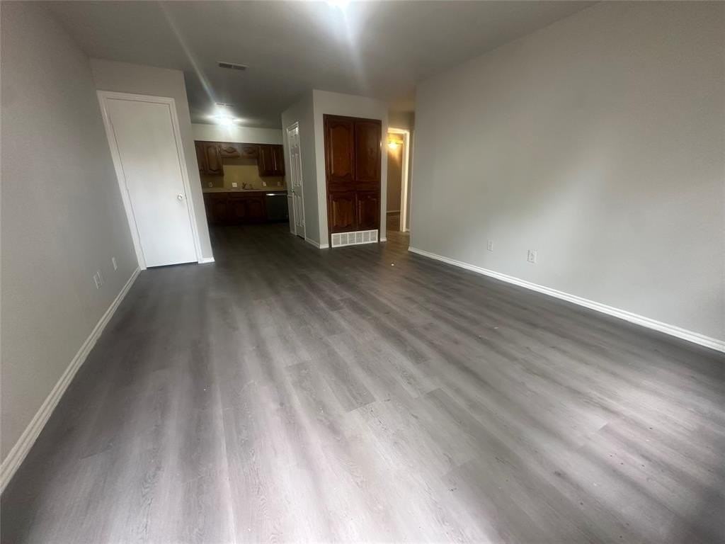 1408 15th Pl - Photo 3 of 9