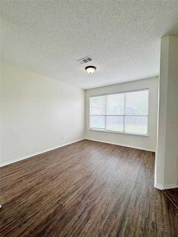 835 Rockett Ln - Photo 6 of 26