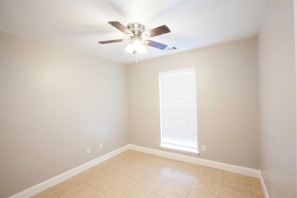 10686 Rose Bud Ct - Photo 3 of 40