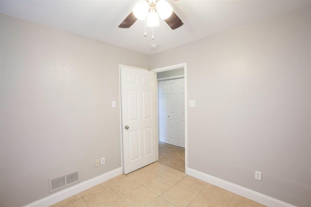 10686 Rose Bud Ct - Photo 4 of 40