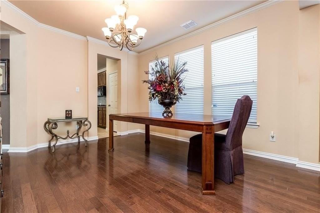 5324 Oakley Rd - Photo 4 of 17