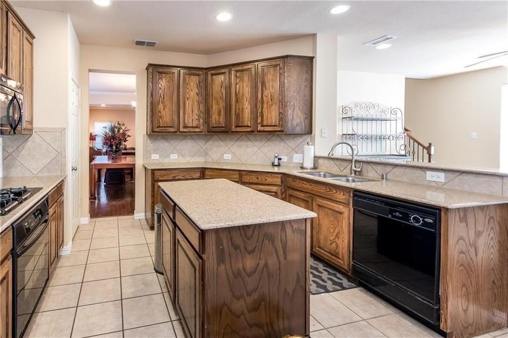5324 Oakley Rd - Photo 5 of 17