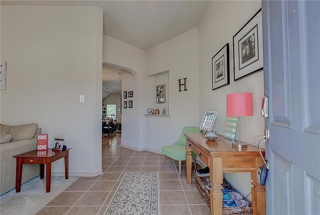 5009 Holliday Dr - Photo 4 of 35