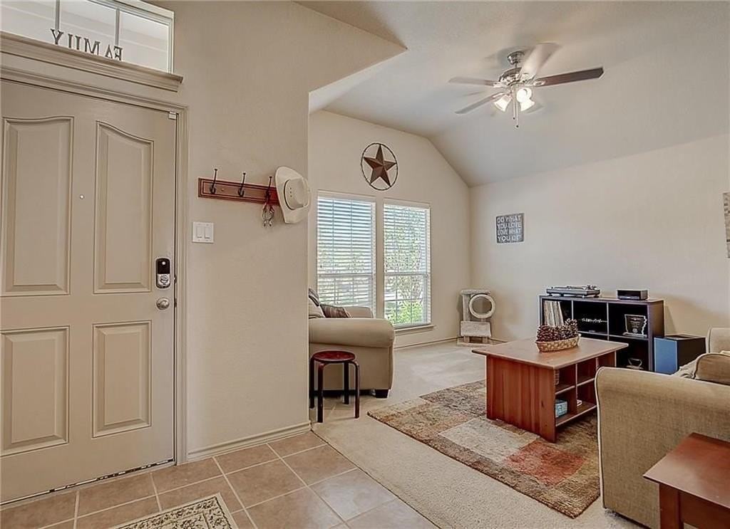 5009 Holliday Dr - Photo 5 of 35