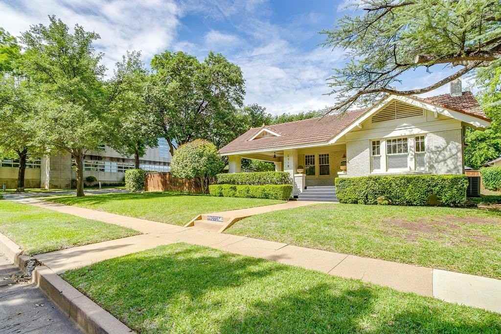 2718 Cockrell Ave - Photo 2 of 20