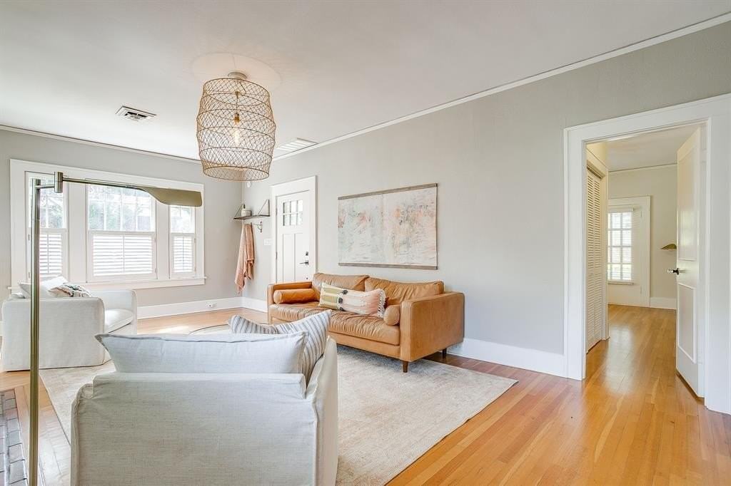 2718 Cockrell Ave - Photo 5 of 20