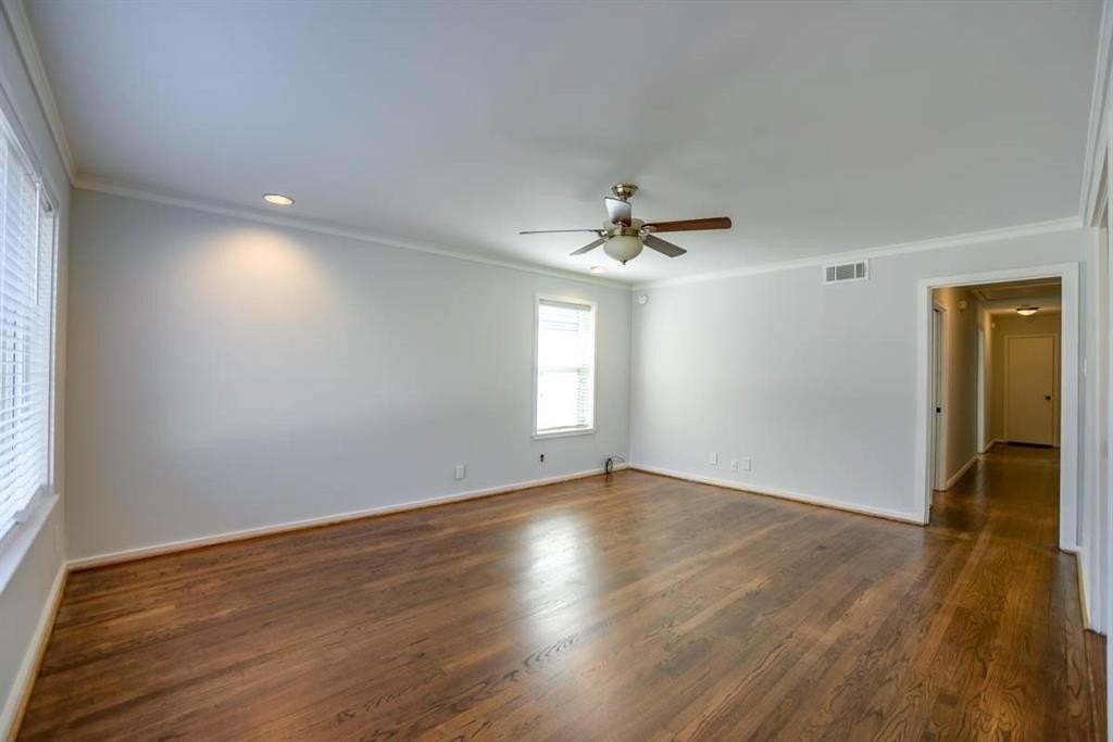 2140 Springhill Dr - Photo 4 of 21