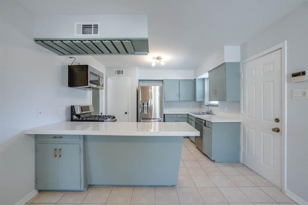 2140 Springhill Dr - Photo 5 of 21