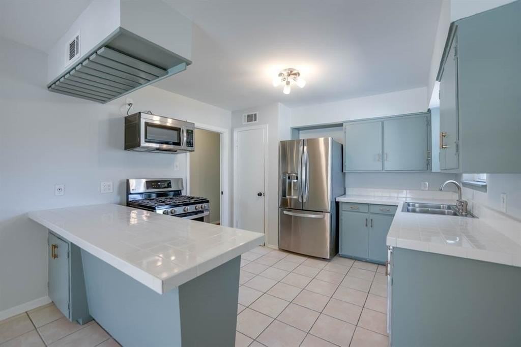 2140 Springhill Dr - Photo 7 of 21