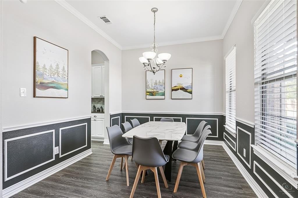 1460 Bristol Ln - Photo 5 of 23