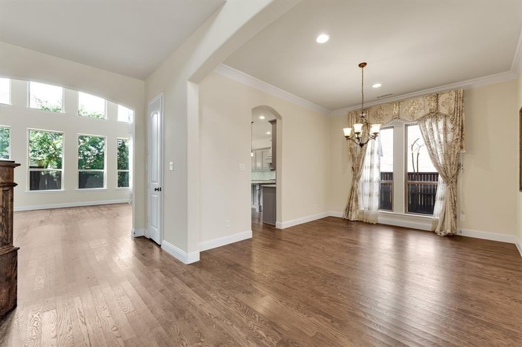 1602 Meg Dr - Photo 6 of 38