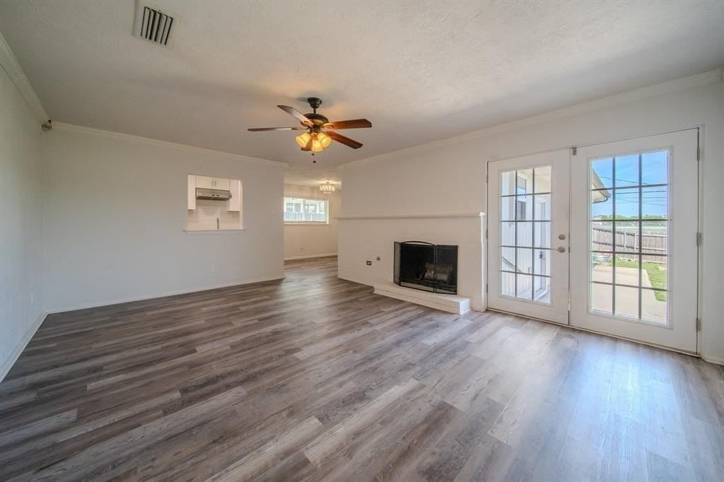 2513 Belhaven Dr - Photo 2 of 12