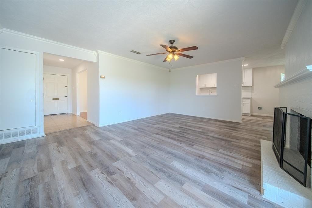 2513 Belhaven Dr - Photo 3 of 12