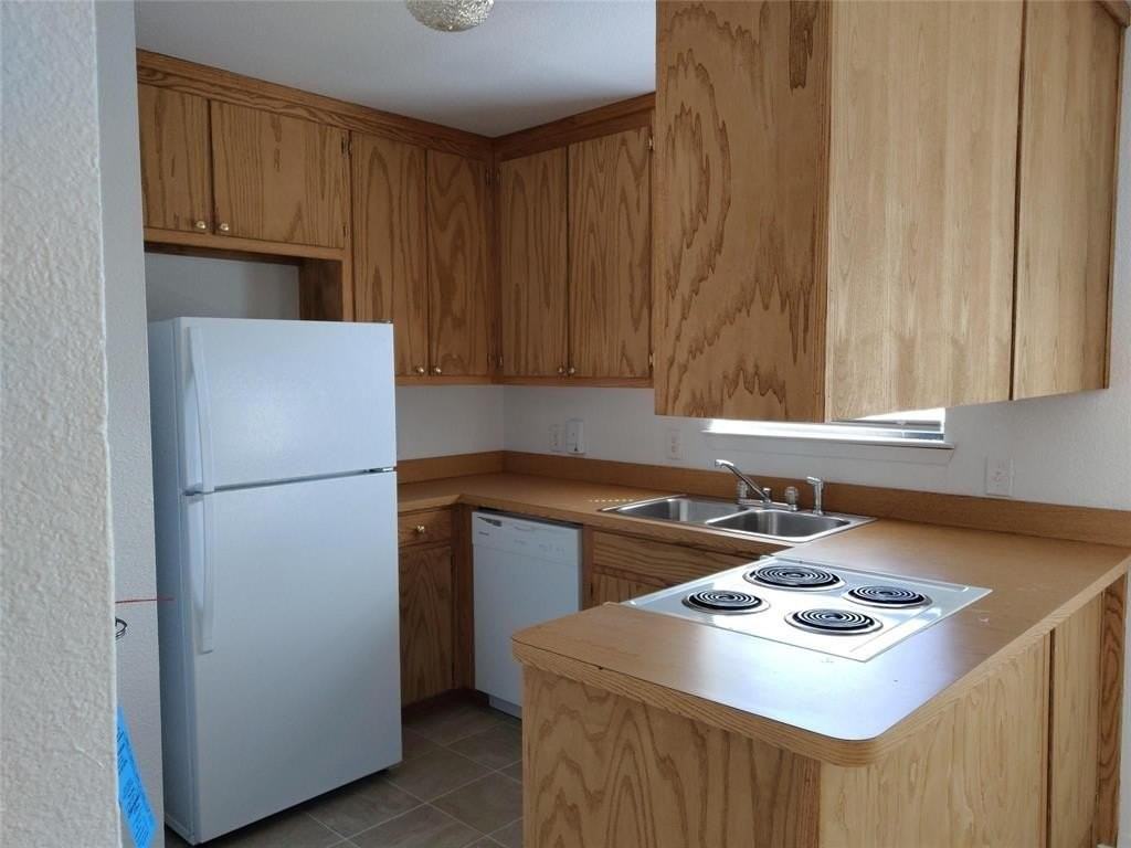 1003 Rock St #7 - Photo 2 of 7