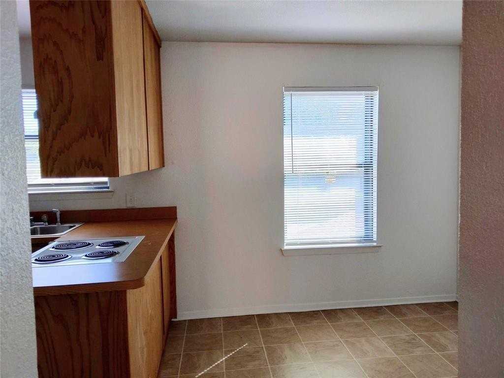 1003 Rock St #7 - Photo 3 of 7