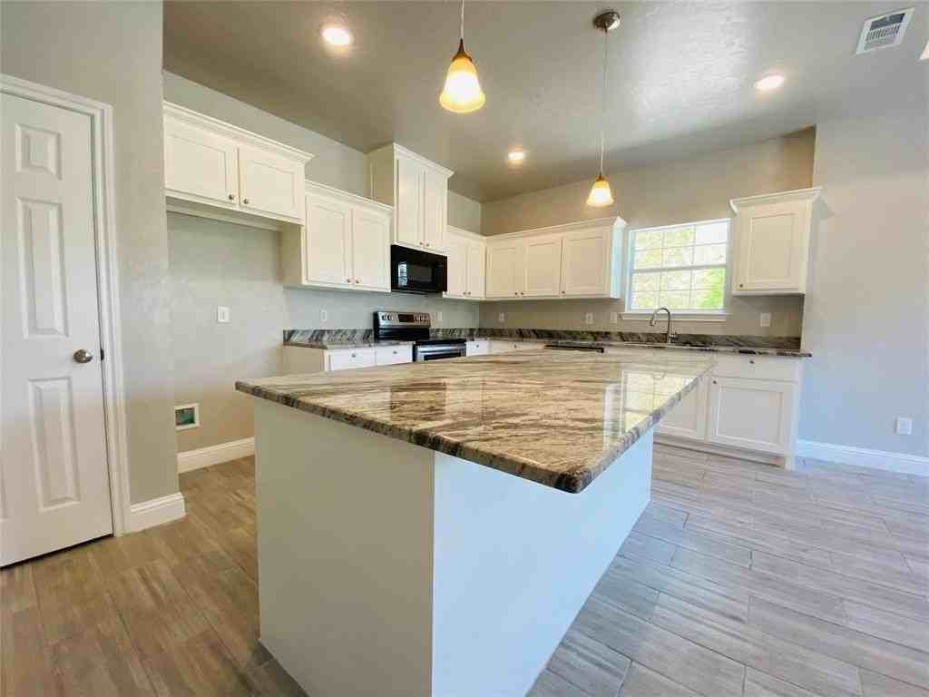 4102 Gordon St - Photo 3 of 13