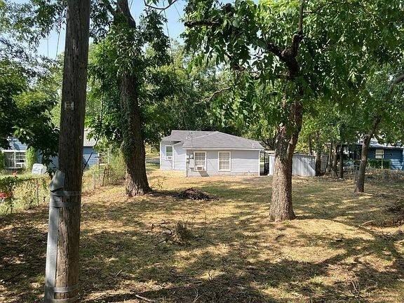 616 E Gandy St - Photo 4 of 23