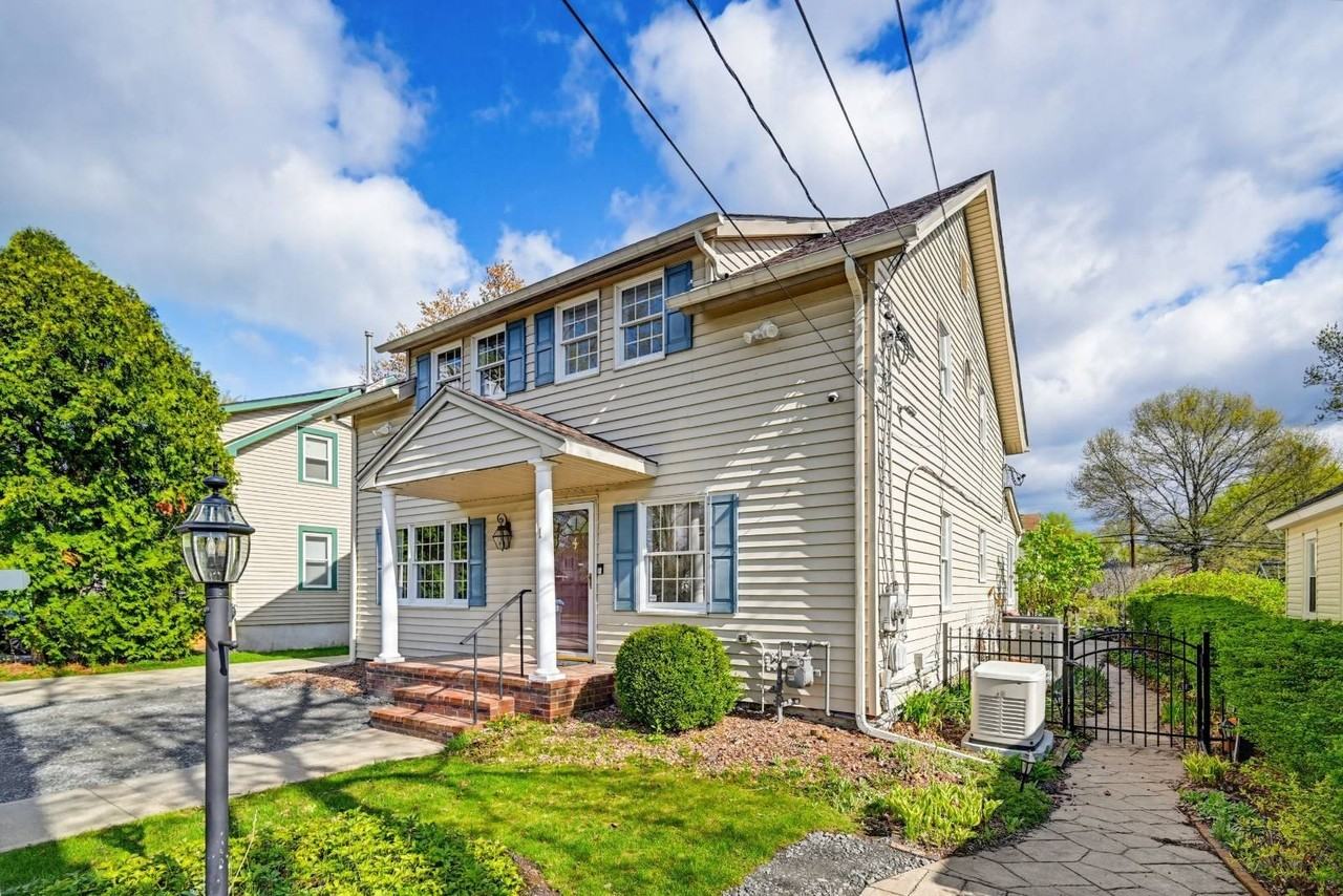 11 Berry St - Photo 2 of 24