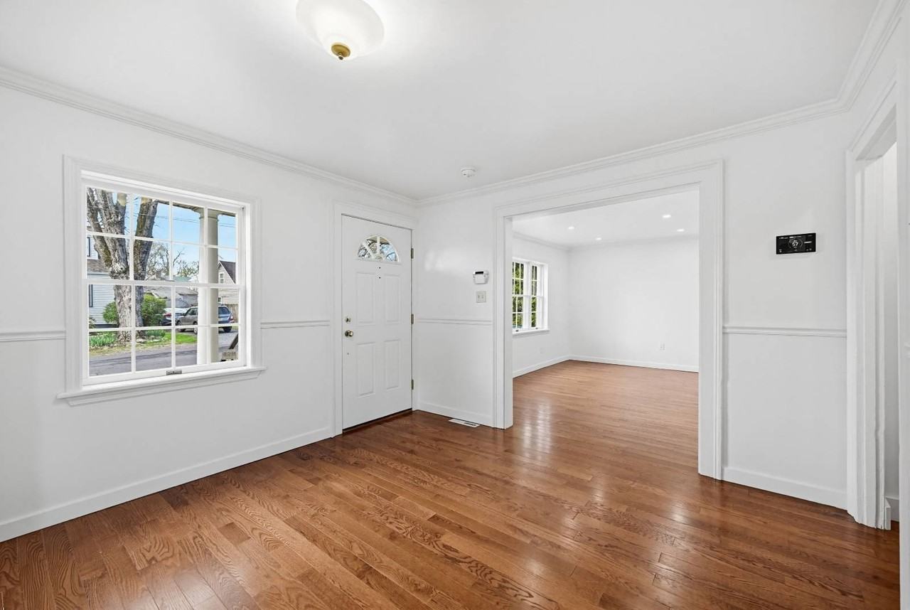 11 Berry St - Photo 6 of 24