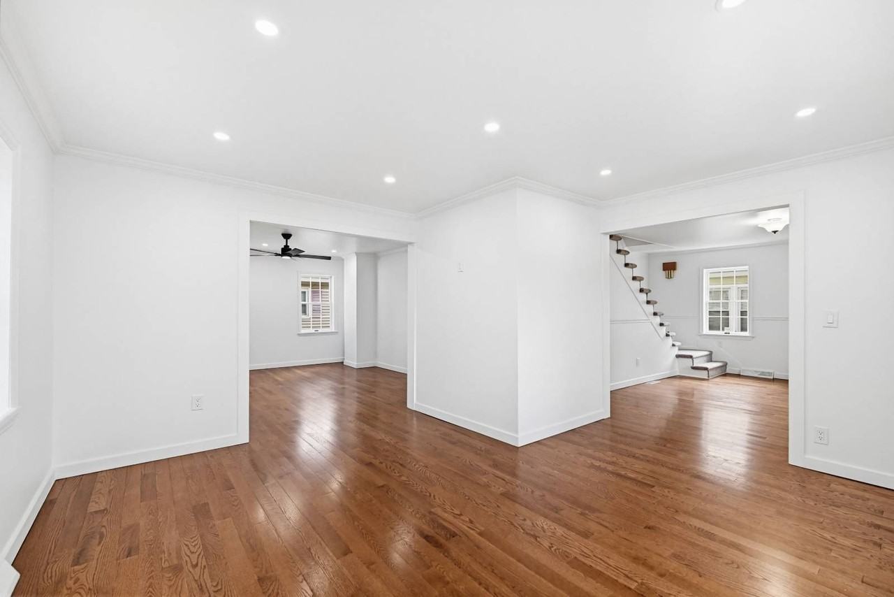 11 Berry St - Photo 7 of 24