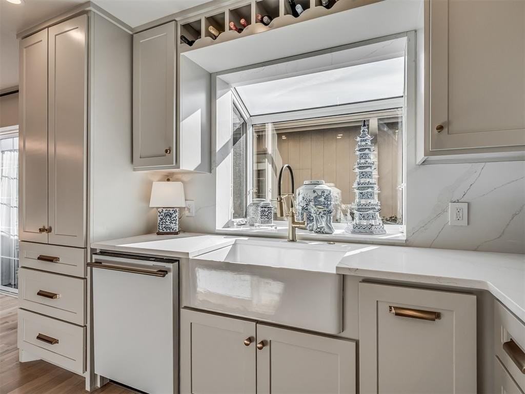 6500 N Grand Blvd #125 - Photo 5 of 32