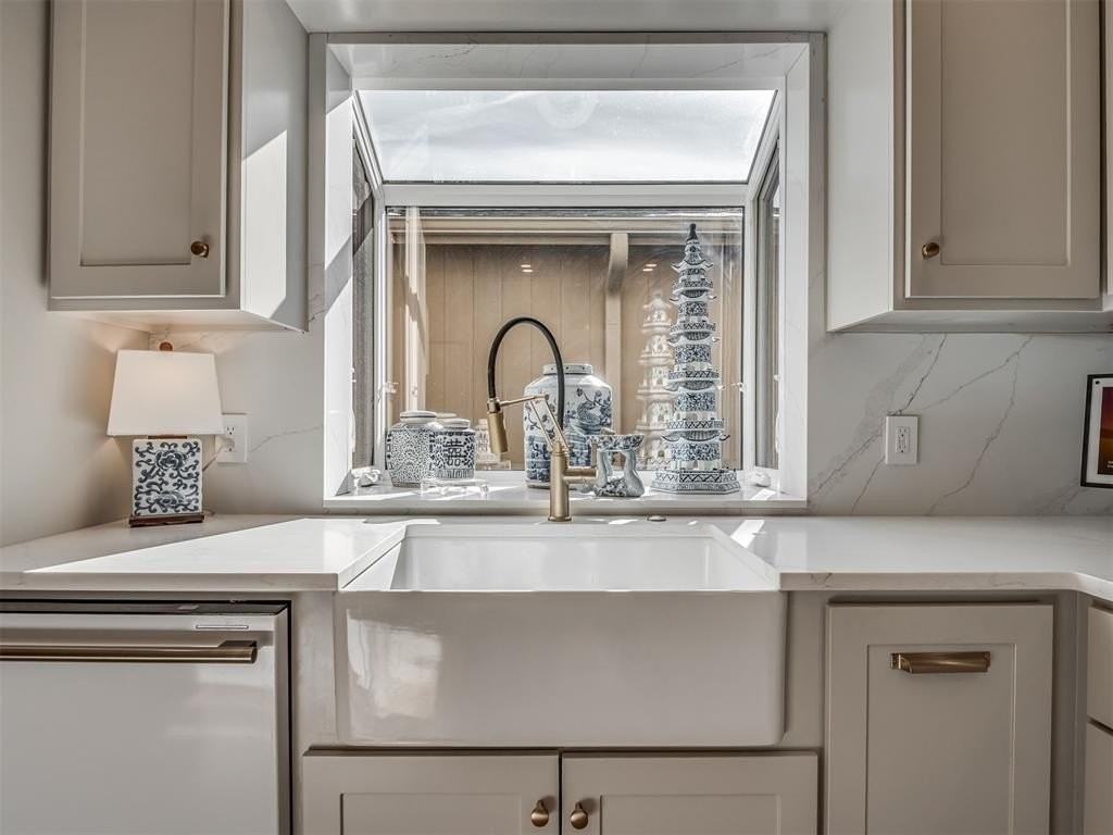 6500 N Grand Blvd #125 - Photo 6 of 32