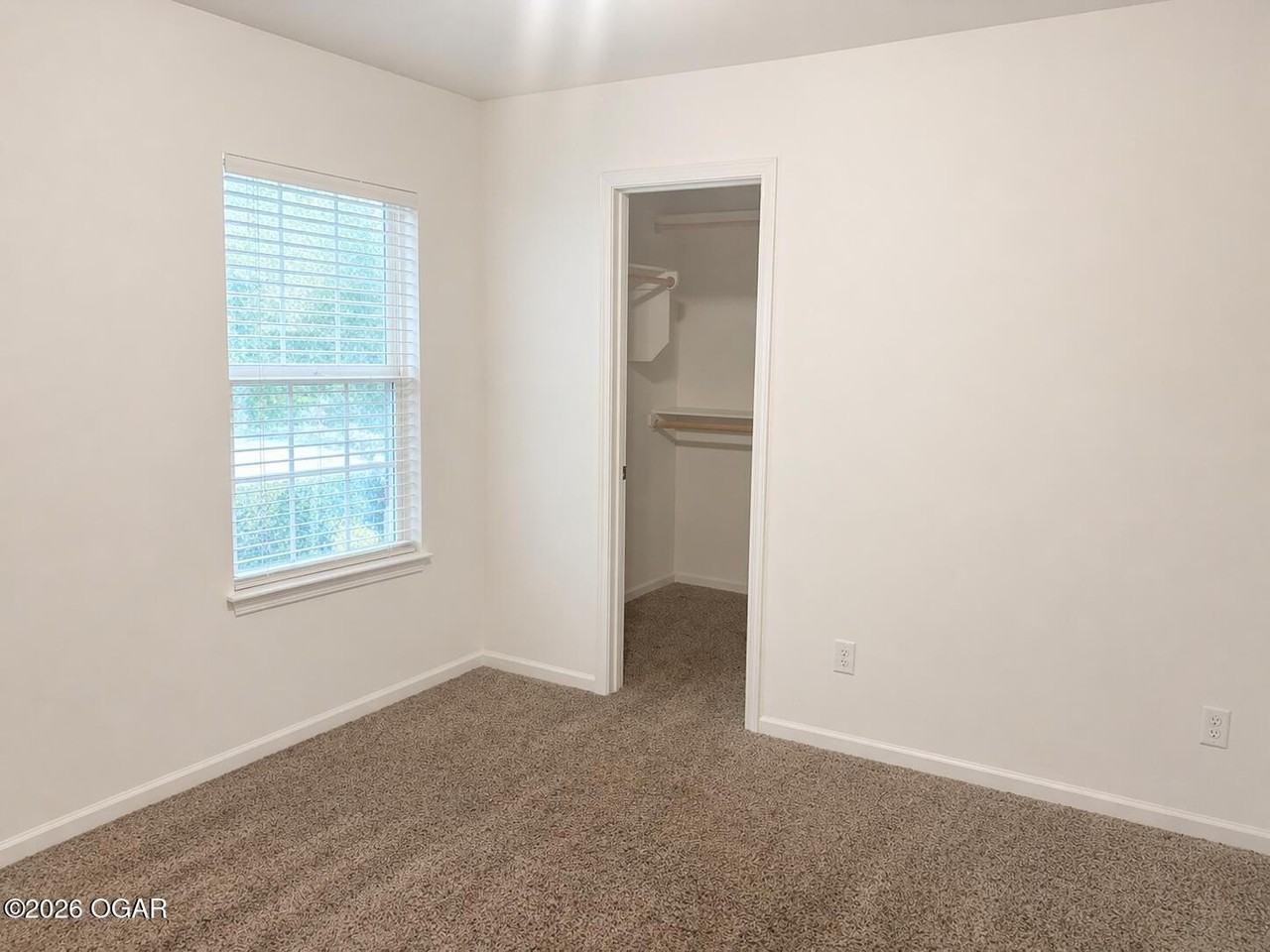 737 N Oak St - Photo 5 of 5