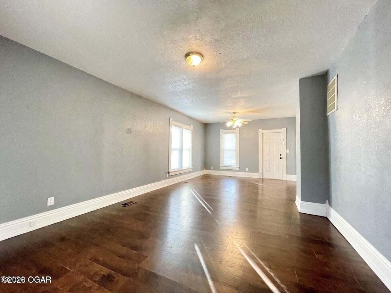 1317 Furnace St - Photo 3 of 6