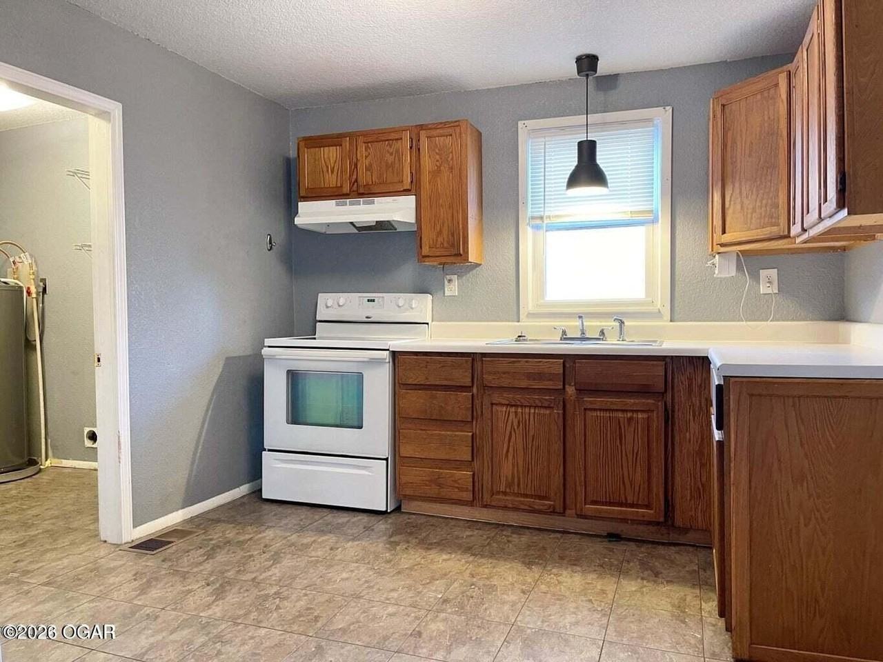 1317 Furnace St - Photo 4 of 6