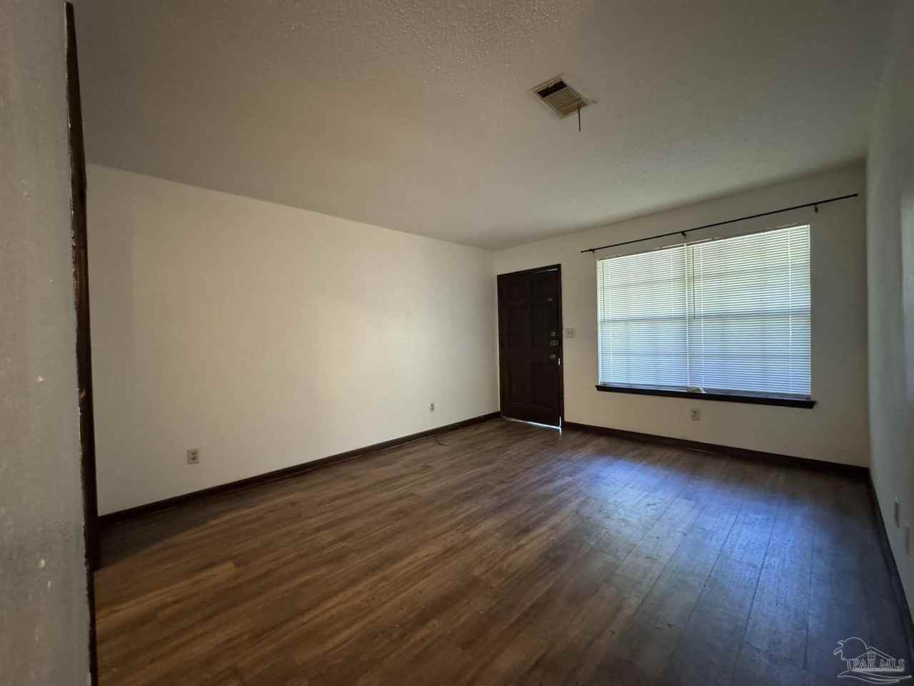 718 Mills Ave #A - Photo 2 of 5