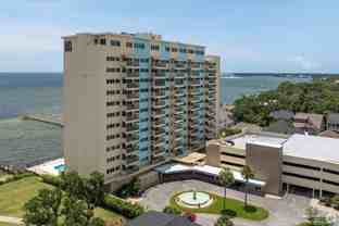 825 Bayshore Dr - Photo 1 of 1