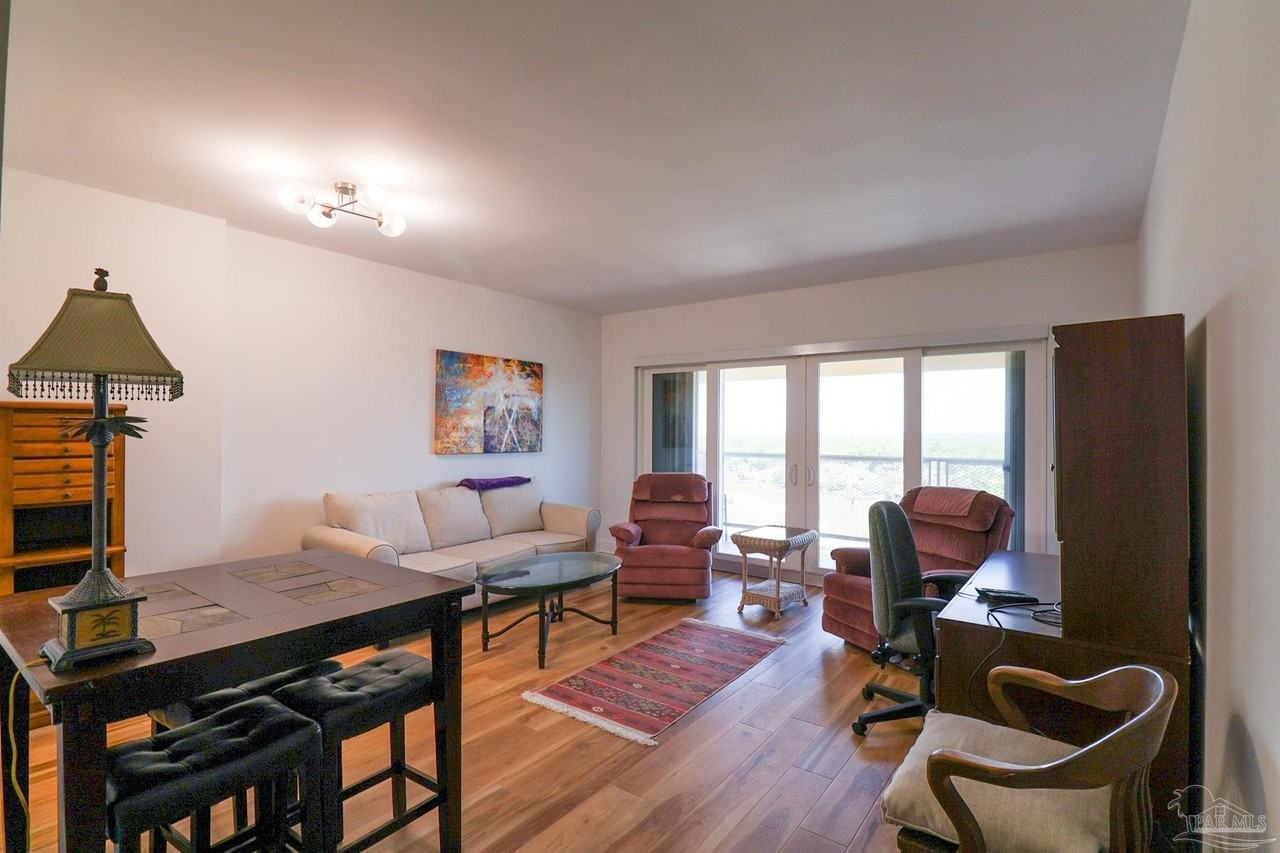 825 Bayshore Dr - Photo 2 of 16