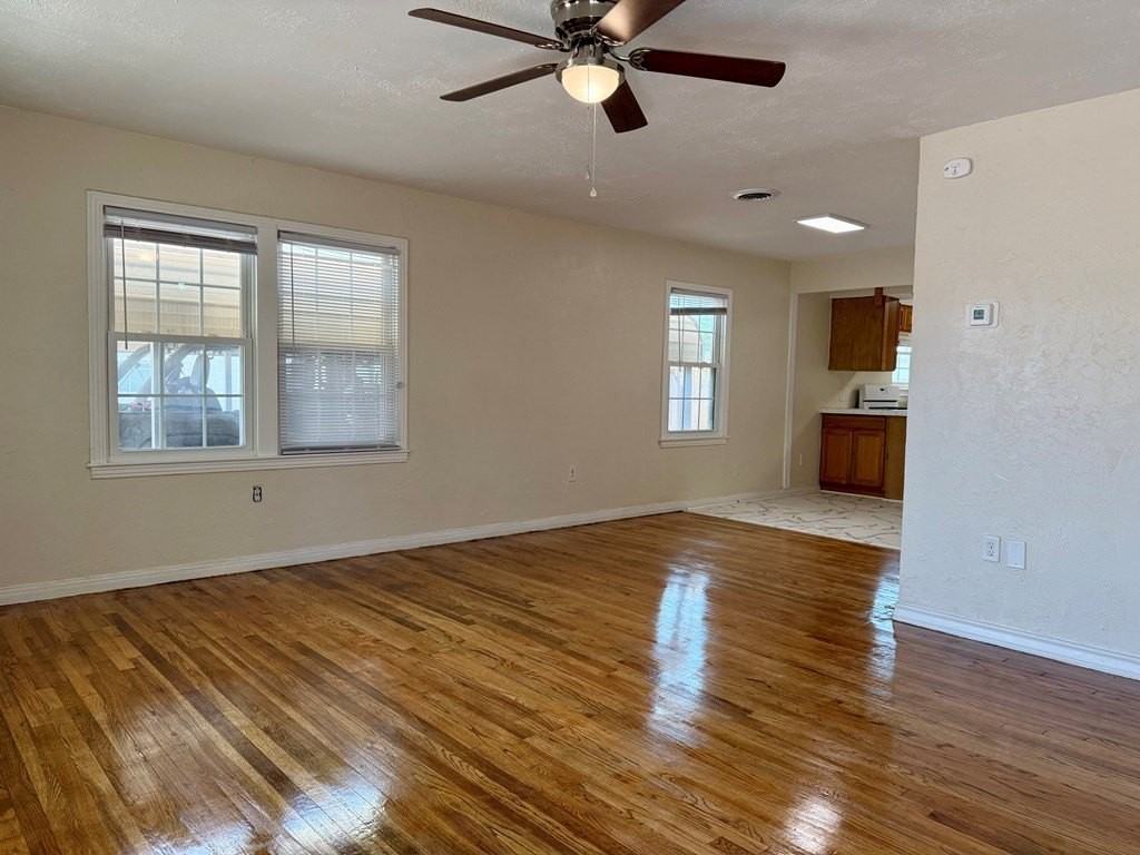 2704 Delano Ave - Photo 6 of 14