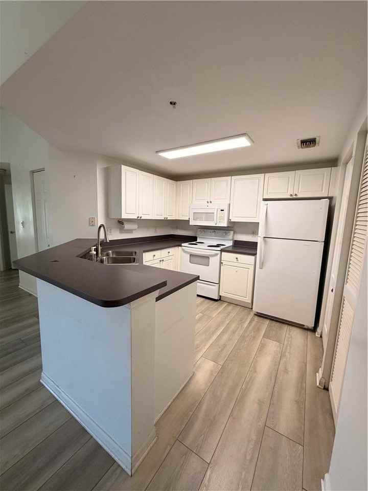 5060 Fairways Cir #F311 - Photo 4 of 17