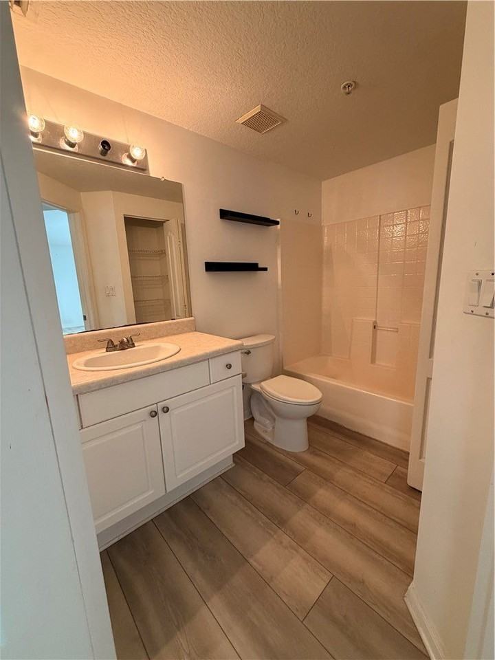 5060 Fairways Cir #F311 - Photo 7 of 17