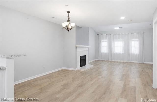 16878 Farmington Rd - Photo 4 of 24