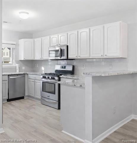 16878 Farmington Rd - Photo 7 of 24