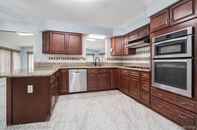 23840 Brentwood Dr - Photo 3 of 14