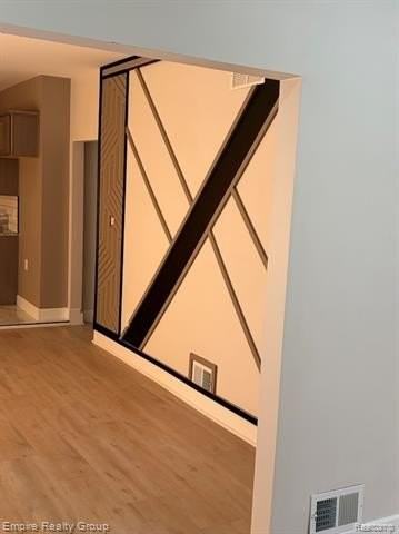 1341 & 1343 Seward Street - Photo 4 of 50