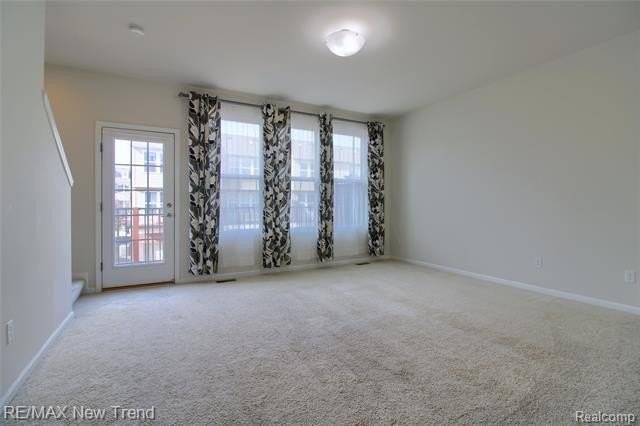 27876 Hopkins Dr - Photo 5 of 26