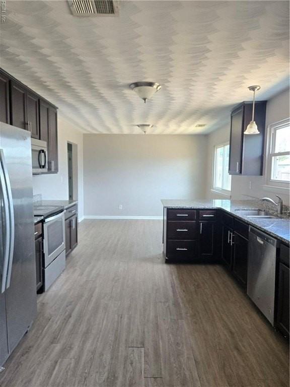 3208 Sir Meliot Dr - Photo 4 of 16