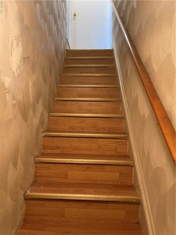 401 Constitution Ave #B - Photo 2 of 8