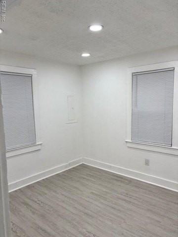 911 Mckinley Ave - Photo 4 of 7