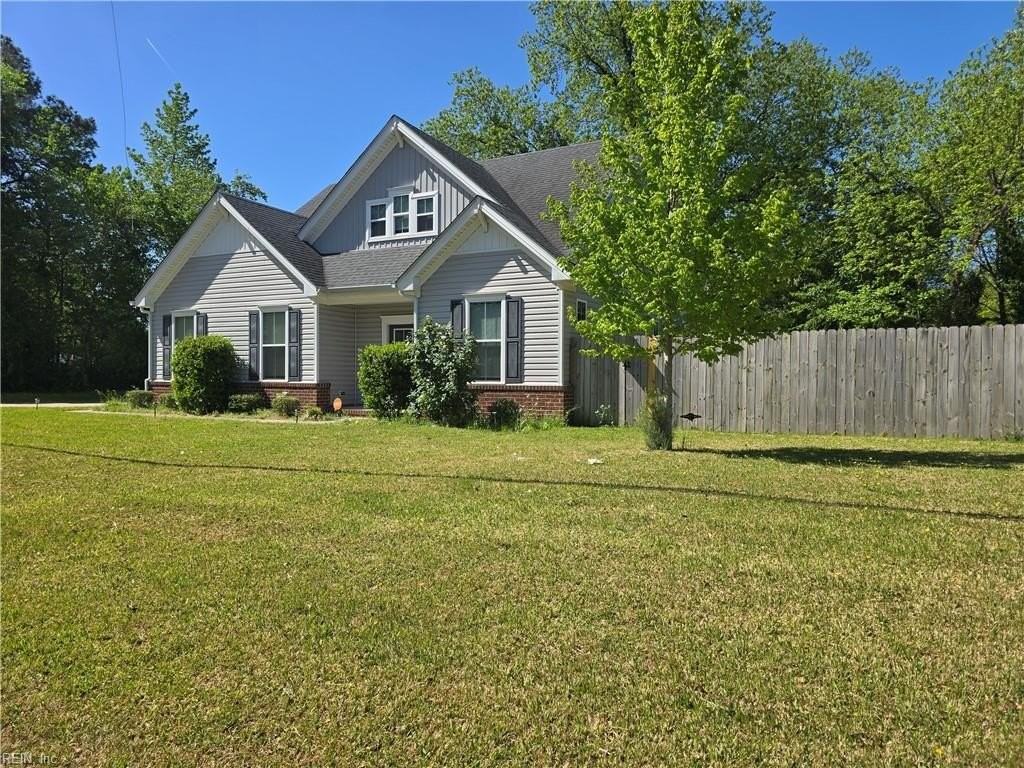 1304 Canal Dr - Photo 3 of 48