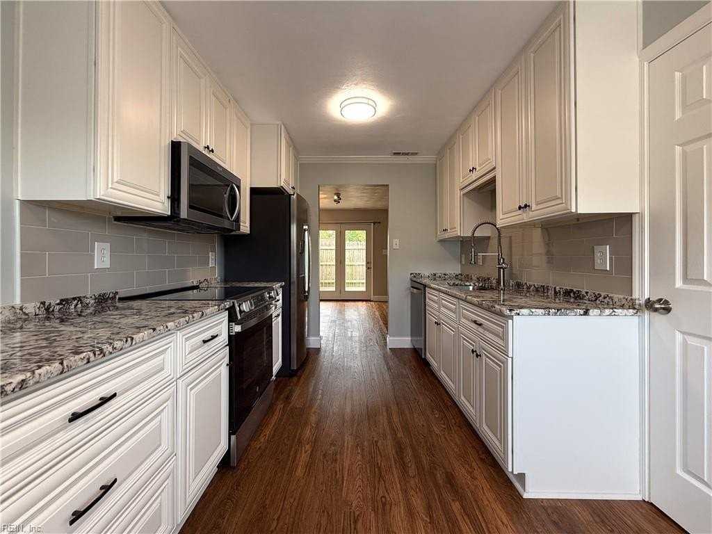 4606 Merrimac Ln - Photo 6 of 28