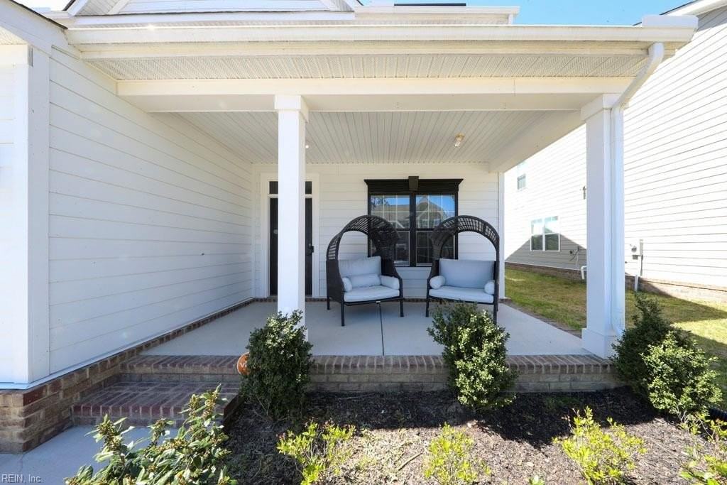 221 Terrywood Dr - Photo 3 of 20