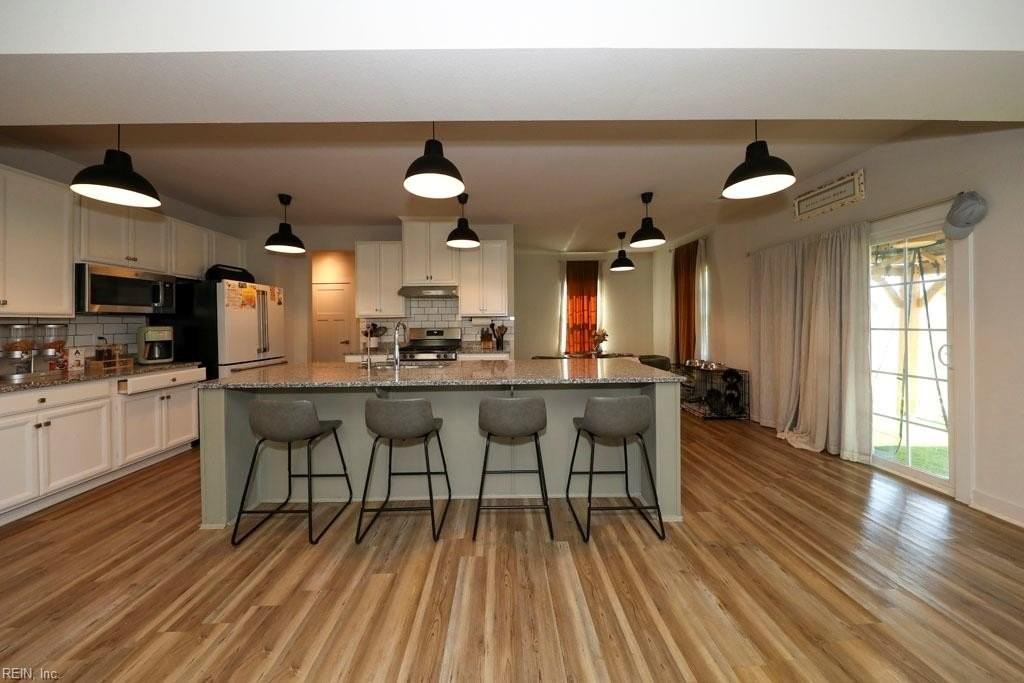 221 Terrywood Dr - Photo 5 of 20