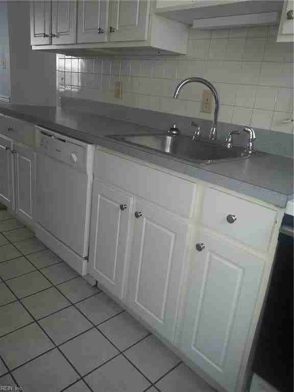 835 23rd St - Photo 2 of 13