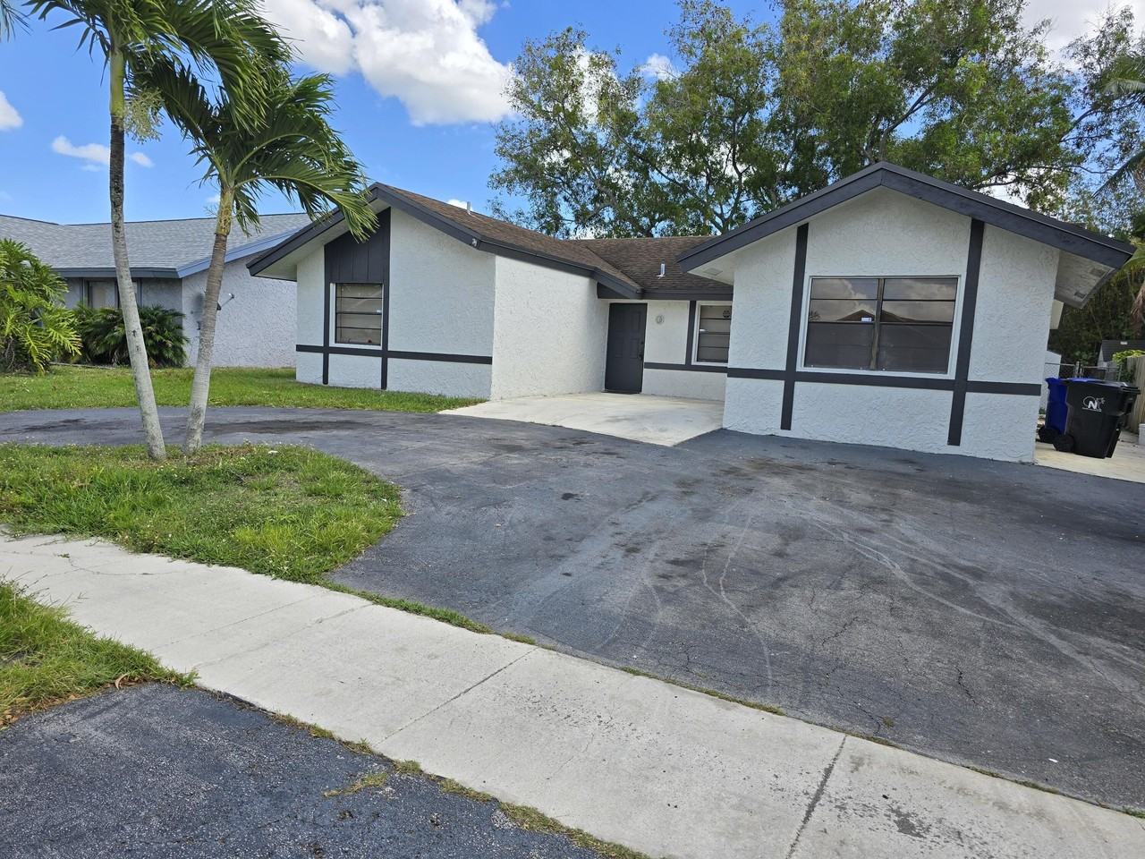 8214 Sw 14th Ct - Photo 2 of 25