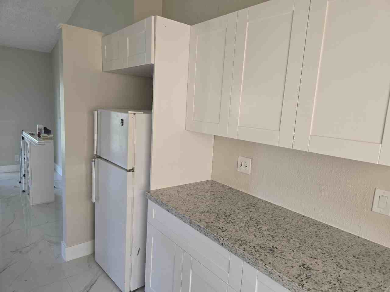8214 Sw 14th Ct - Photo 5 of 25
